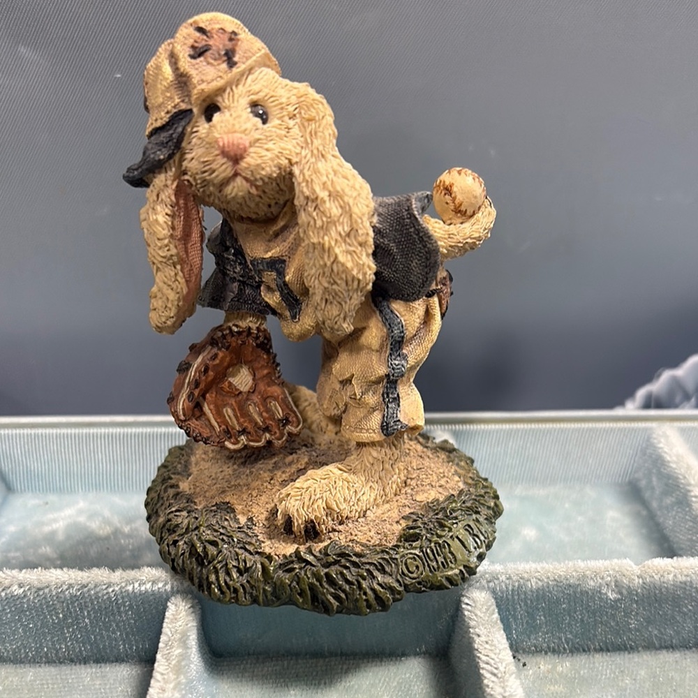 Boyds Bears & Friends - Lefty on the Mound - #2253 - Batter Up!
9